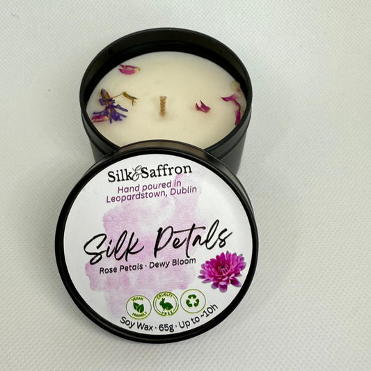 Silk Petals Scented Candle